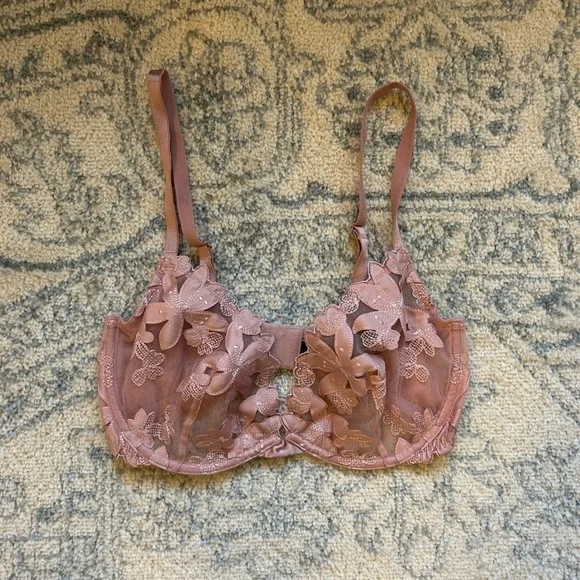 Victoria’s Secret Floral Unlined Deep Plunge Underwire Bra Pale Pink size 34 DD - Picture 1 of 12